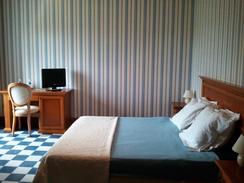 Chateau Sainte Marie Hotel Dompierre-sur-Charente Cameră foto